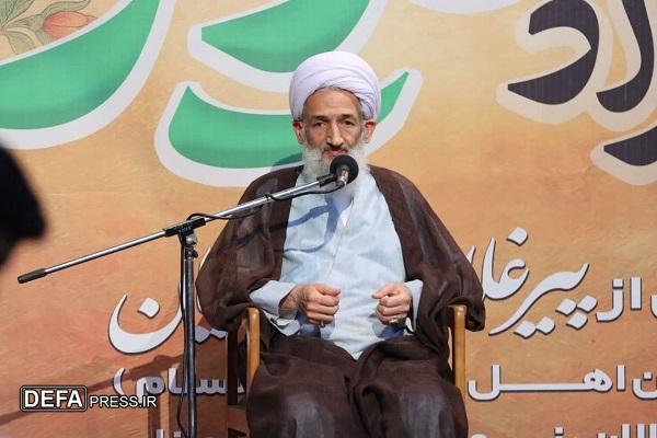 آیت الله محمدی لائینی: ضرورت تربیت نسلی غدیری و عاشورایی/ تداوم و زنده‌ماندن غدیر و عاشورا حاصل ابلاغ بین نسلی است
