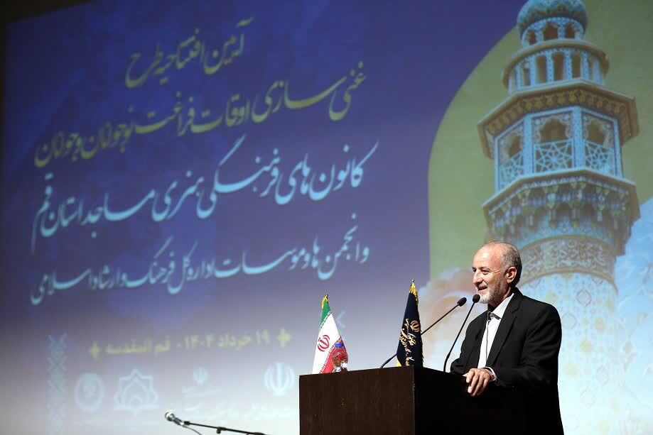 جوانان امروز بیش از هر زمان دیگری پای‌بند به آرمان‌های دین و امامین انقلاب هستند