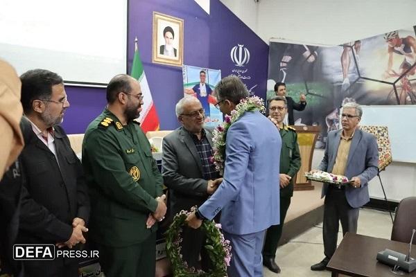 ورزشکار سمنانی مدال طلای خود را به شهید دانشگر تقدیم کرد
