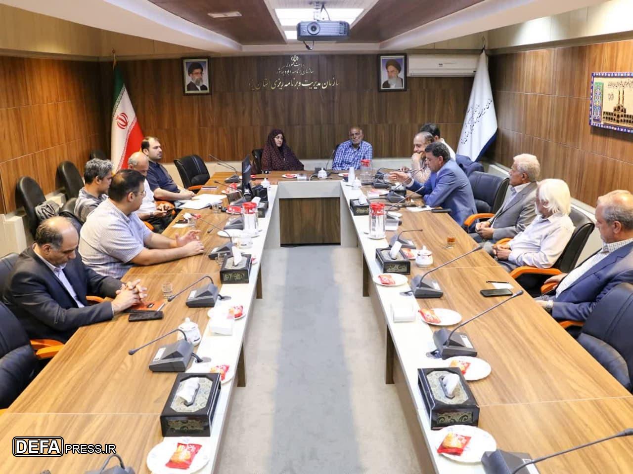 نخستین نشست از سلسله نشست‌های گفت‌و‌گو با نخبگان و کارآفرینان برتر استان یزد برگزار شد