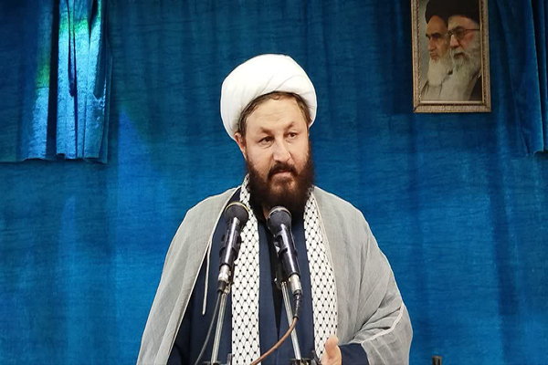 امام جمعه دالاهو: روز عید غدیرخم، روز کنار گذاشتن لباس‌های سیاه است