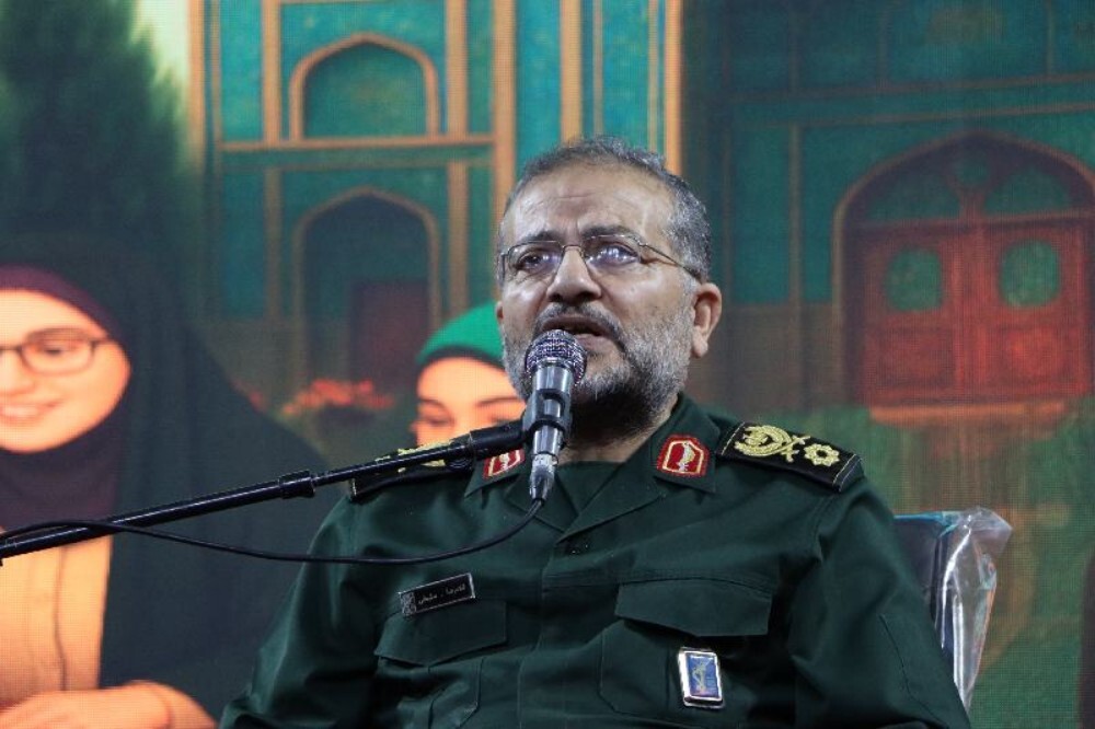 سردار غلامرضا سلیمانی: دانش آموزان در پیشانی نبرد با ارتش بعث بودند