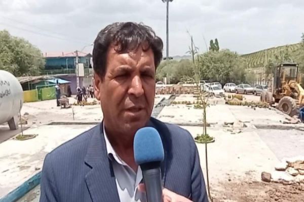 آغاز شانزدهمین جشنواره گل‌محمدی لاله‌زار با عطرافشانی گلزار شهدای کرمان