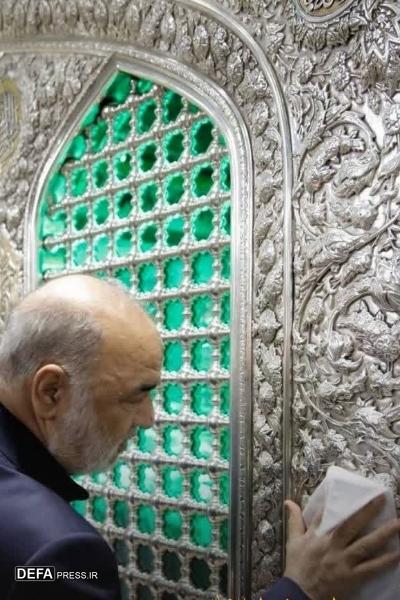 تصاویری از حضور سرلشکر پاسدار شهید «حسین سلامی» فرمانده کل سپاه پاسداران انقلاب اسلامی در آیین غبارروبی ضریح مطهر حضرت رضا علیه‌السلام منتشر شد.