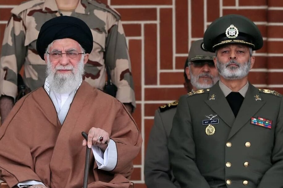 رهبر انقلاب اسلامی درحکمی امیرسرلشکر سید عبدالرحیم موسوی را به ریاست ستادکل نیروهای مسلح منصوب کردند