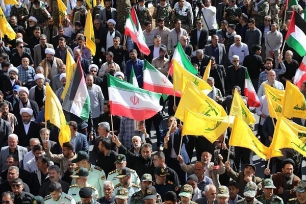 تجمع خودجوش مردمی در گلستان شهدای اصفهان برگزار شد