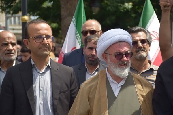وحدت و انسجام و گوش به فرمان رهبر معظم انقلاب اسلامی مهمترین رسالت و اصل اساسی امروز ما است