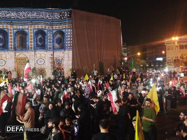 تجمع مردمی در میدان انقلاب تهران