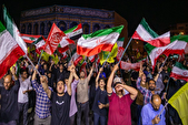 تجمع مردمی در میدان انقلاب تهران
