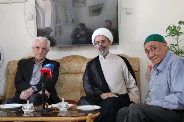 مسولان عالی رتبه خراسان شمالی با دو خانواده شهید سادات دیدار کردند
