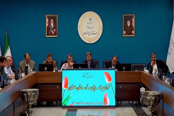 دشمن در پی ایجاد اختلاف بین مردم، حاکمیت و دولت است