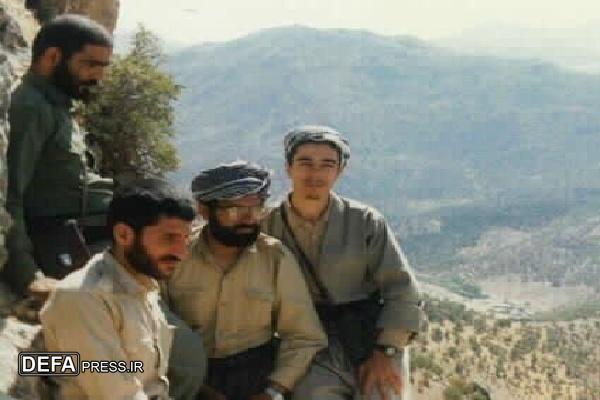 ادای احترام سپهبد شهید «محمد باقری» به شهدای گمنام کردستان