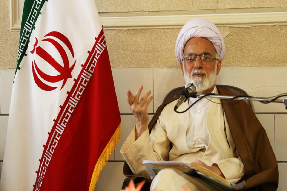 مردم باید چشم و گوش دستگاه‌های انتظامی و اطلاعاتی باشند
