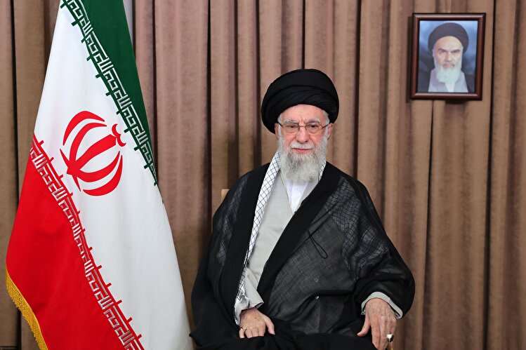 امام خامنه‌ای: ملت ایران در مقابل جنگ تحمیلی و صلح تحمیلی محکم می‌ایستد/ مجازات دشمن در حال انجام است و برای آینده نیز برنامه داریم
