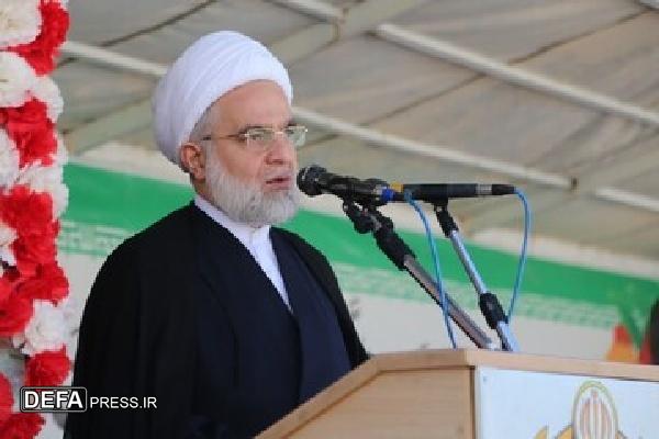 نماینده ولی فقیه در کردستان: تمام دنیا به واکنش‌های قهرمانانه سپاه و ارتش ایران افتخار می‌کنند