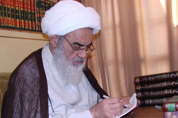 آیت الله مظاهری: سرنوشت شوم در انتظار رئیس جمهور بی‌آبروی آمریکا است