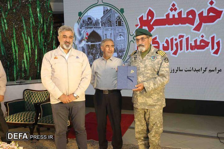 ناخدا صمدی: تکاوران زمین و خاک خونین خرمشهر را می‏‌بوسیدند