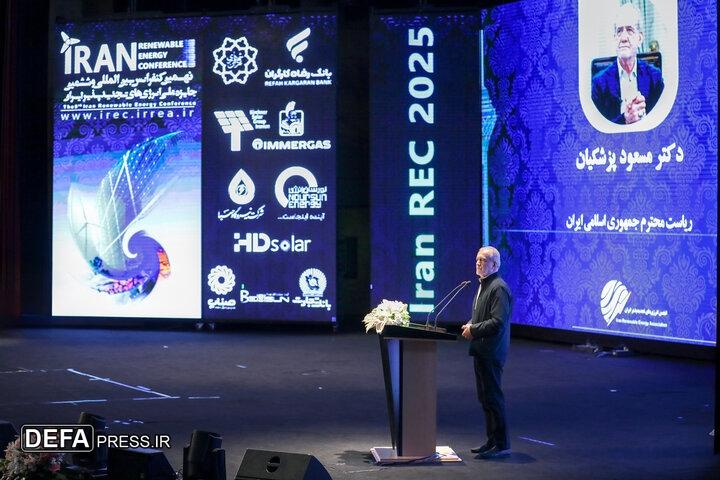 پزشکیان: سال گذشته ۳۰۰ هزار میلیارد از قطعی برق و گاز خسارت دیدیم