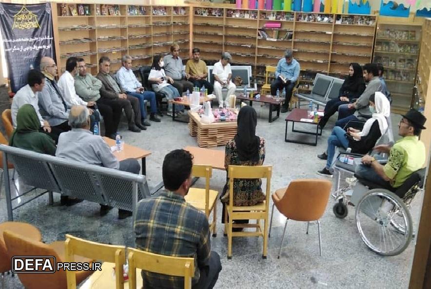 خورشیدی‌نیا: کتاب «اتفاقات» در ارتباط با ستایش جهان و زندگی است