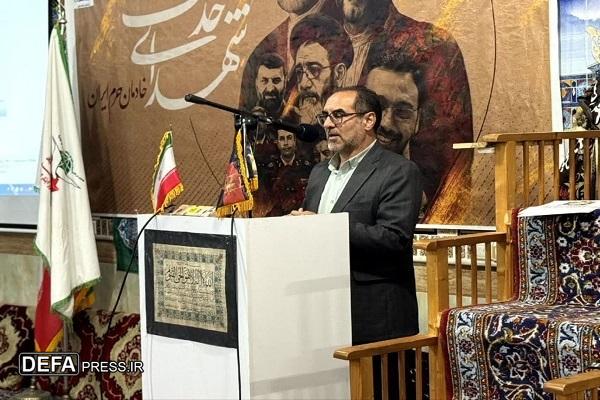 کهن‌سال: فرهنگ ایثار و جهاد در حل مشکلات اجتماعی گره‌گشا است
