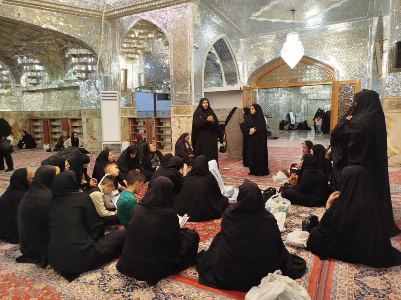 برپایی اردوی فرهنگی-زیارتی بسیجیان کازرونی به مناسبت گرامیداشت سالروز شهدای خدمت