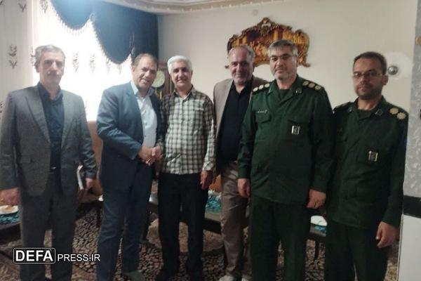 دیدار مسئولان شهرستان اسدآباد با خانواده شهدای عملبات بیت‌المقدس + تصاویر