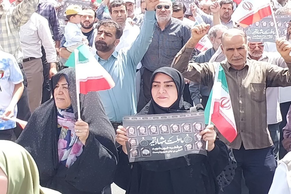 جمعه خشم و نصر با خروش مردم اراک برای حمایت از نیروهای مسلح