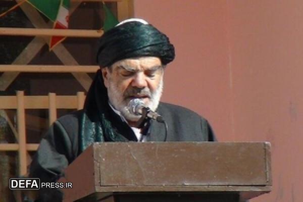 امام جمعه سروآباد کردستان: محکم پشت سر رهبری ایستاده‌ایم