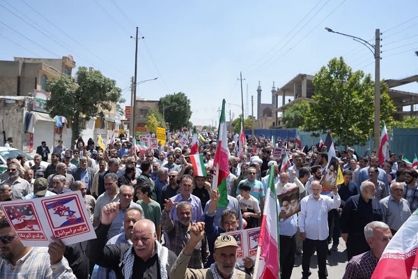 یک قاب از ۱۴ شهرستان کرمانشاه در راهپیمایی جمعه خشم و نصر/ فیلم