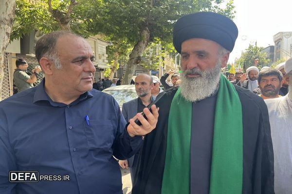 امت اسلام باید در برابر سگ وحشی استکبار بایستد