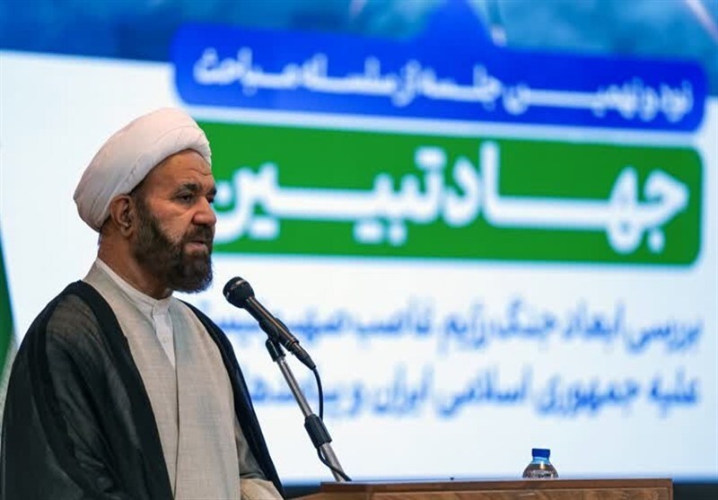 در فضای جنگ تبعیت محض از ولایت فقیه واجب است