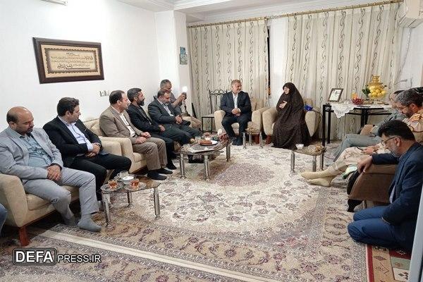 دیدار با مادر شهید «حبیب‌الله صالح‌المؤمنین»که در عملیات آزادسازی خرمشهر به شهادت رسید