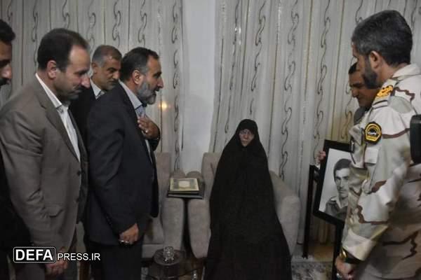 دیدار با مادر شهید «حبیب‌الله صالح‌المؤمنین»که در عملیات آزادسازی خرمشهر به شهادت رسید