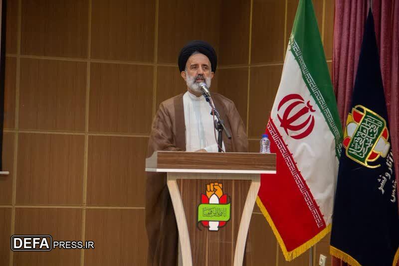 نگاه و بصیرت شهدا خارج از ظواهر است