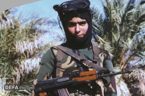 غواص ۱۶ ساله‌ای سرش را زیر آب کرد تا عملیات لو نرود