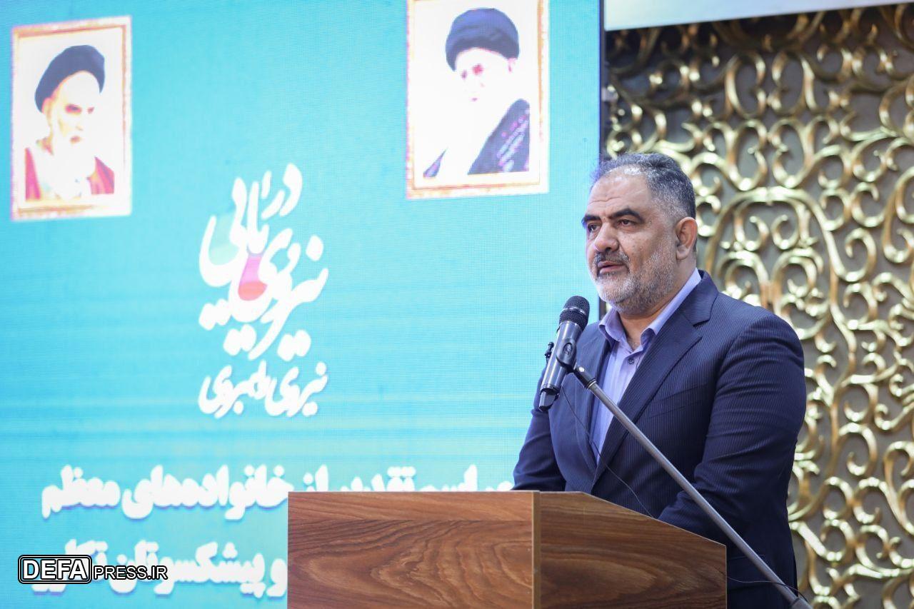 دریادار ایرانی: پیشرفت‌های کشور مرهون خون شهداست