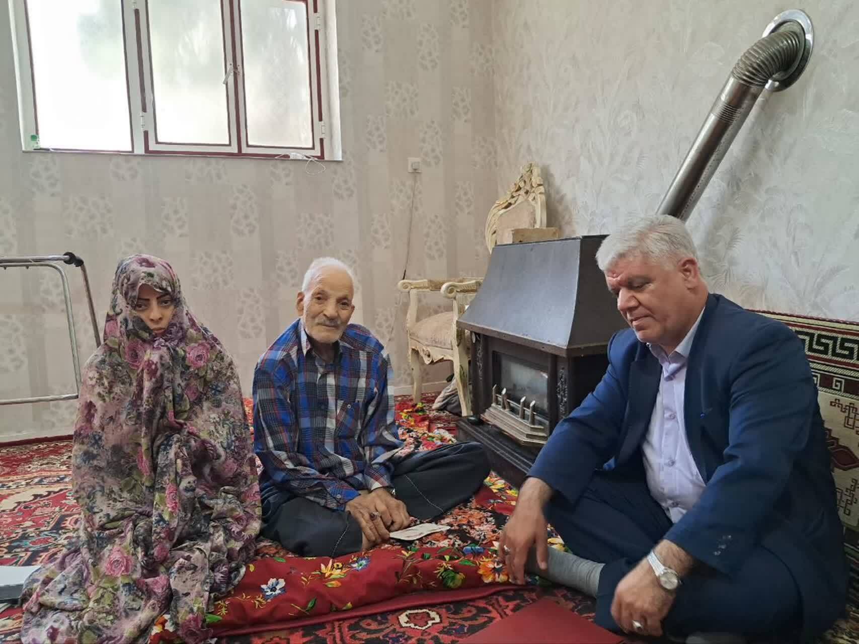 دیدار معاون تعاون و درمان بنیاد تبریز با نه عضو جامعه ایثارگری 