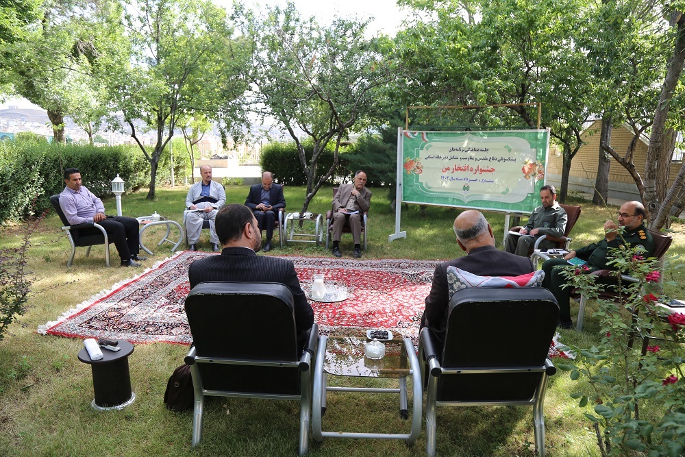 تصاویر/ فعالیت دبیرخانه «جشنواره افتخار من» در یادمان شهدای‌ گمنام و مقاومت سنندج