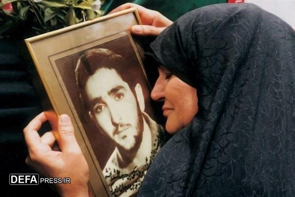 دیدار مسئولان سرخه با مادران شهدا