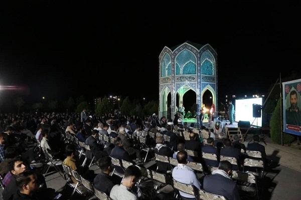 تصاویر/ برگزاری سیزدهمین سالگرد تدفین شهدای گمنام در دانشگاه علوم پزشکی شهرکرد