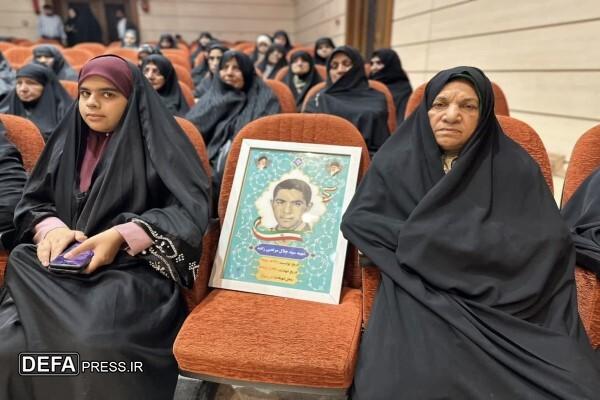 تجلیل از ۴۰ بانوی جهادگر دوران دفاع مقدس در مشهد