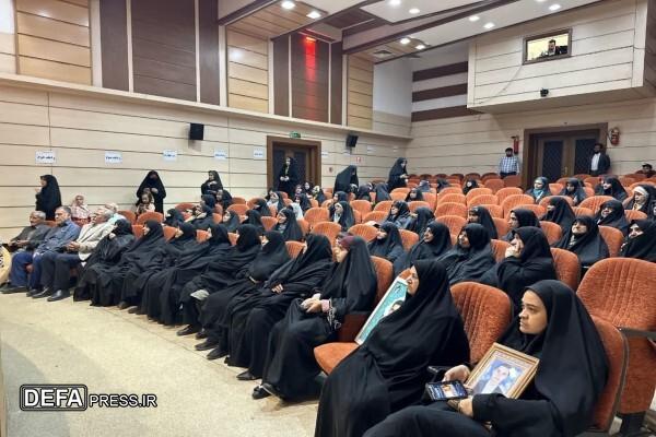 تجلیل از ۴۰ بانوی جهادگر دوران دفاع مقدس در مشهد