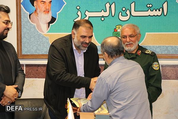 تصاویر /«عصر شعر فاتحان خرمشهر» با طنین شعر و خاطره در کرج برگزار شد