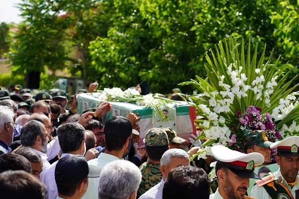 پیکر شهید مدافع امنیت در شهرکرد تشییع شد