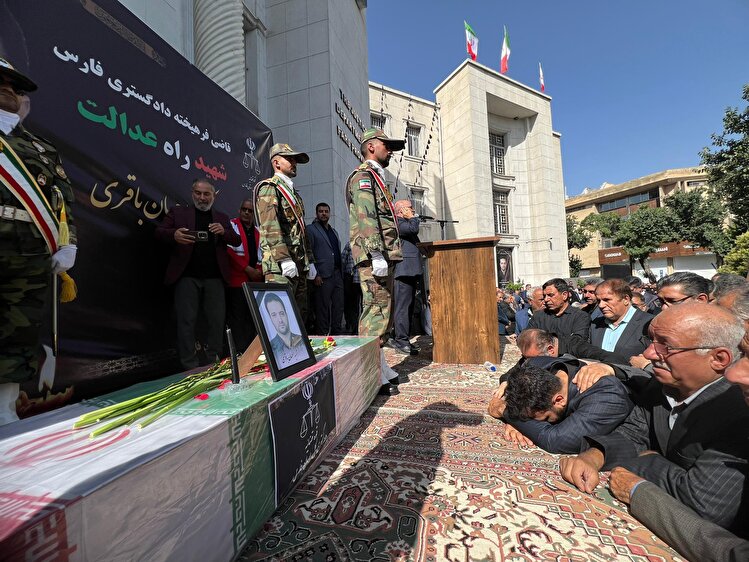 تشییع پیکر قاضی باقری در شیراز