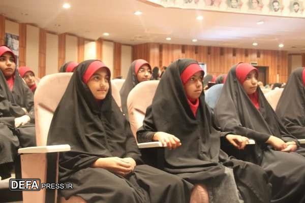 اردوی راهیان پیشرفت بر سر مزار شهدای گمنام باغ موزه دفاع مقدس سمنان+ تصاویر