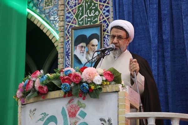 معمار کبیر انقلاب کمر استکبار جهانی را شکست