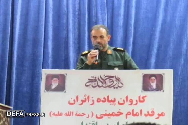پیاده‌روی زائران مرقد امام (ره) حرکت تبیینی در برابر تحریف دشمن است