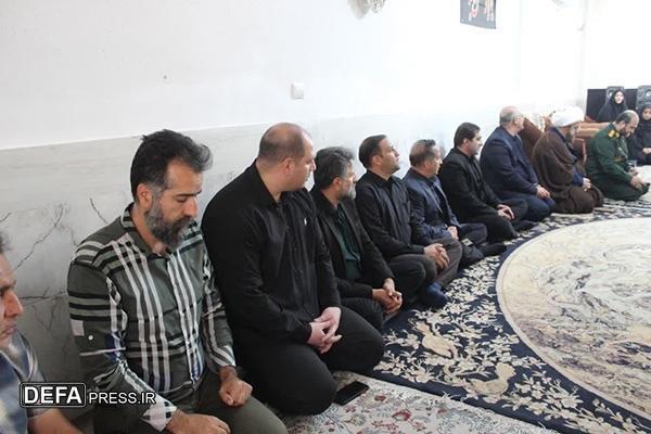 دیدار مسئولان استان البرز با خانواده شهیدان «رحیم بسحاق» و «محمد یاسین بسحاق»