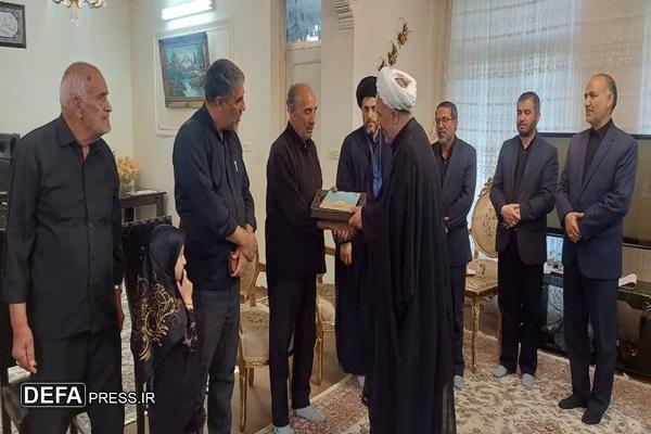 رئیس کل دادگستری استان زنجان با خانواده سردار «حیدری» دیدار کرد